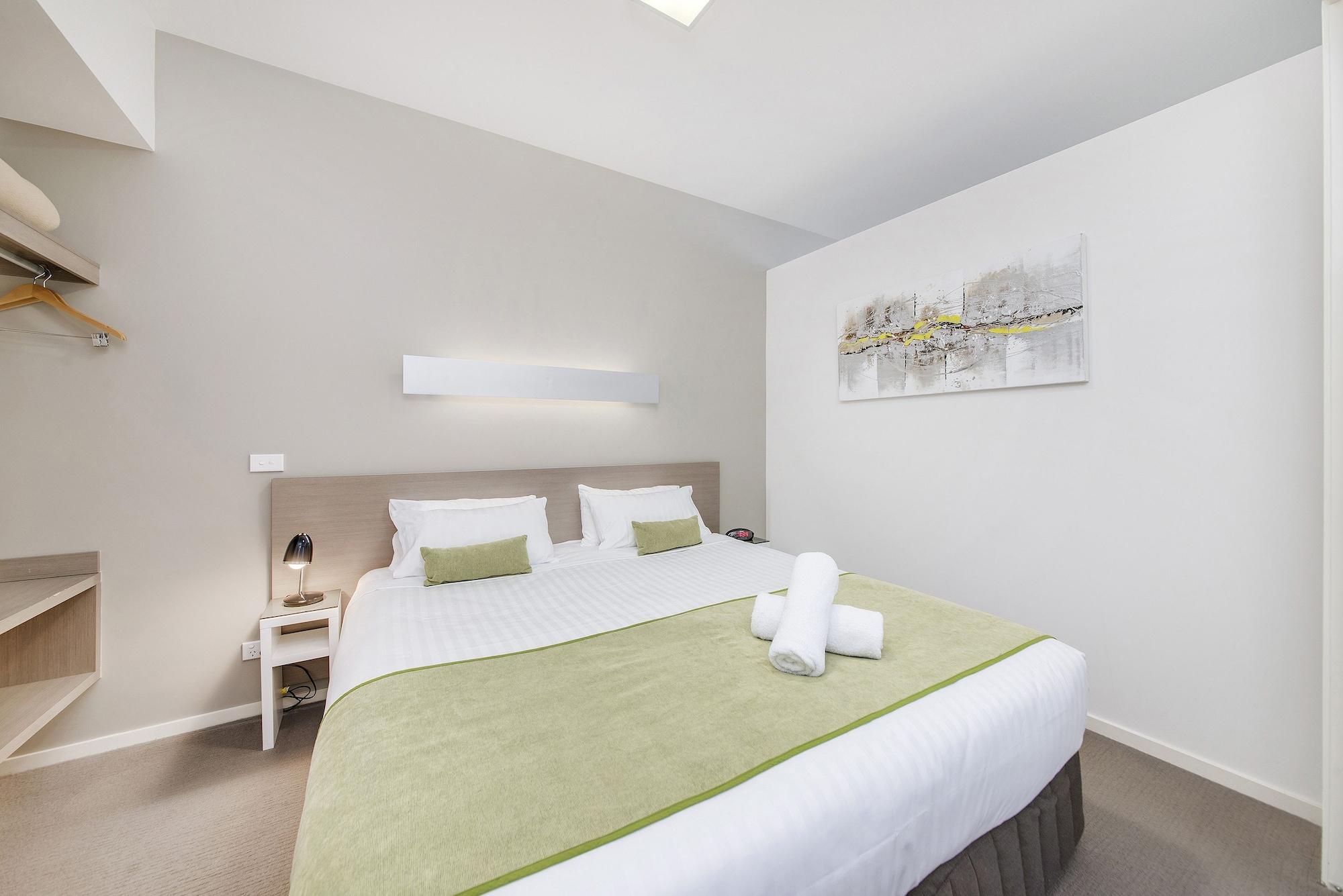 Abode Gungahlin Aparthotel Canberra Exterior foto