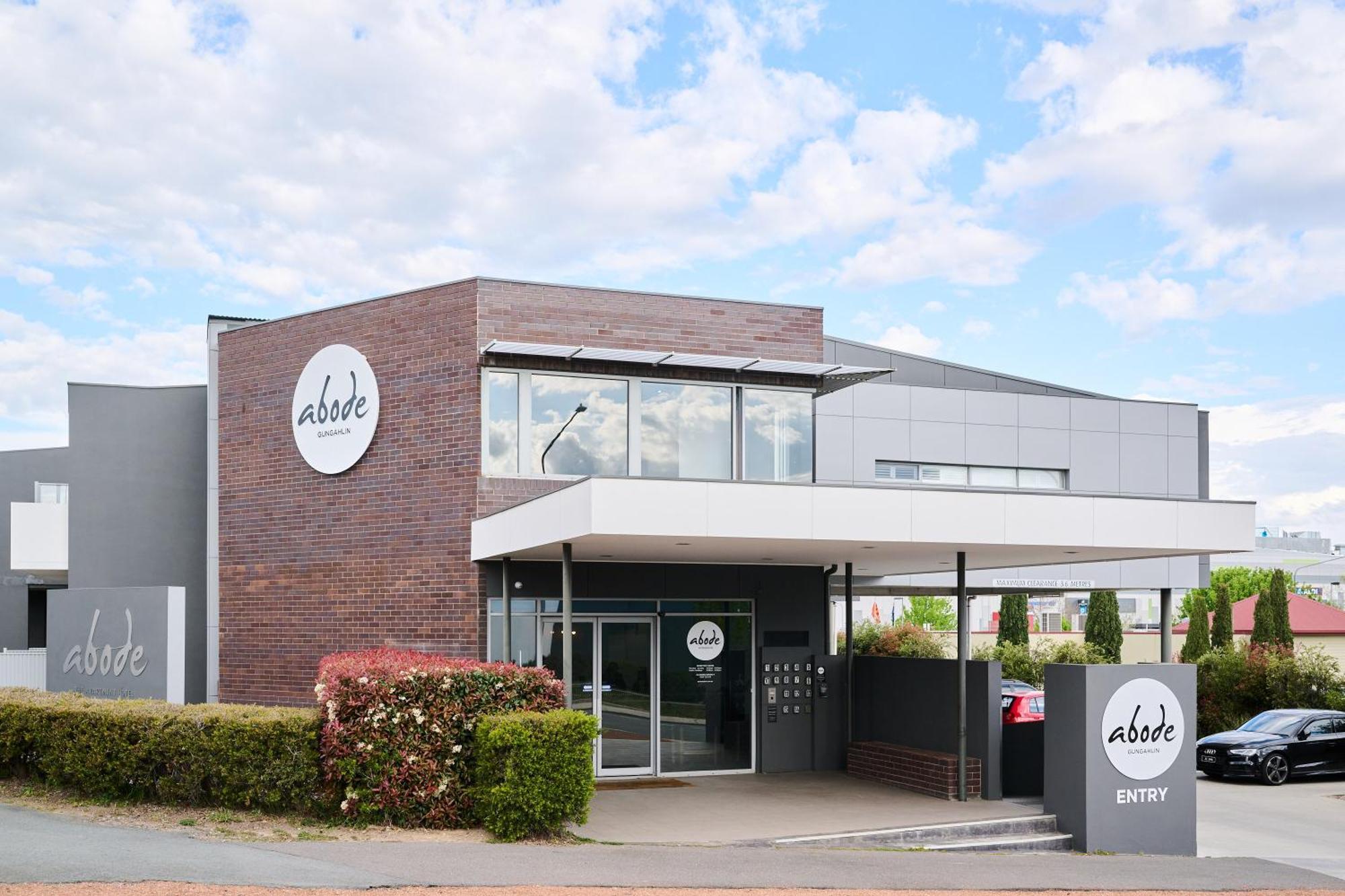 Abode Gungahlin Aparthotel Canberra Exterior foto