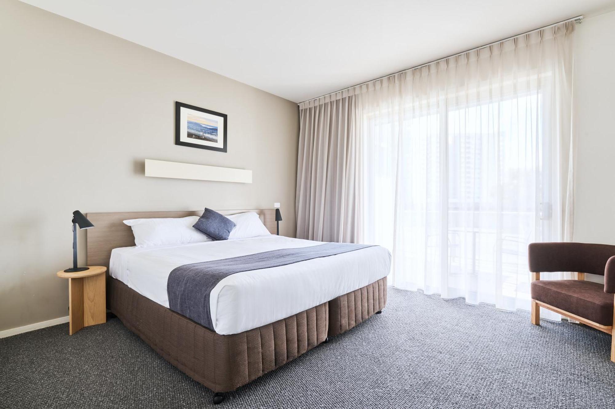 Abode Gungahlin Aparthotel Canberra Exterior foto