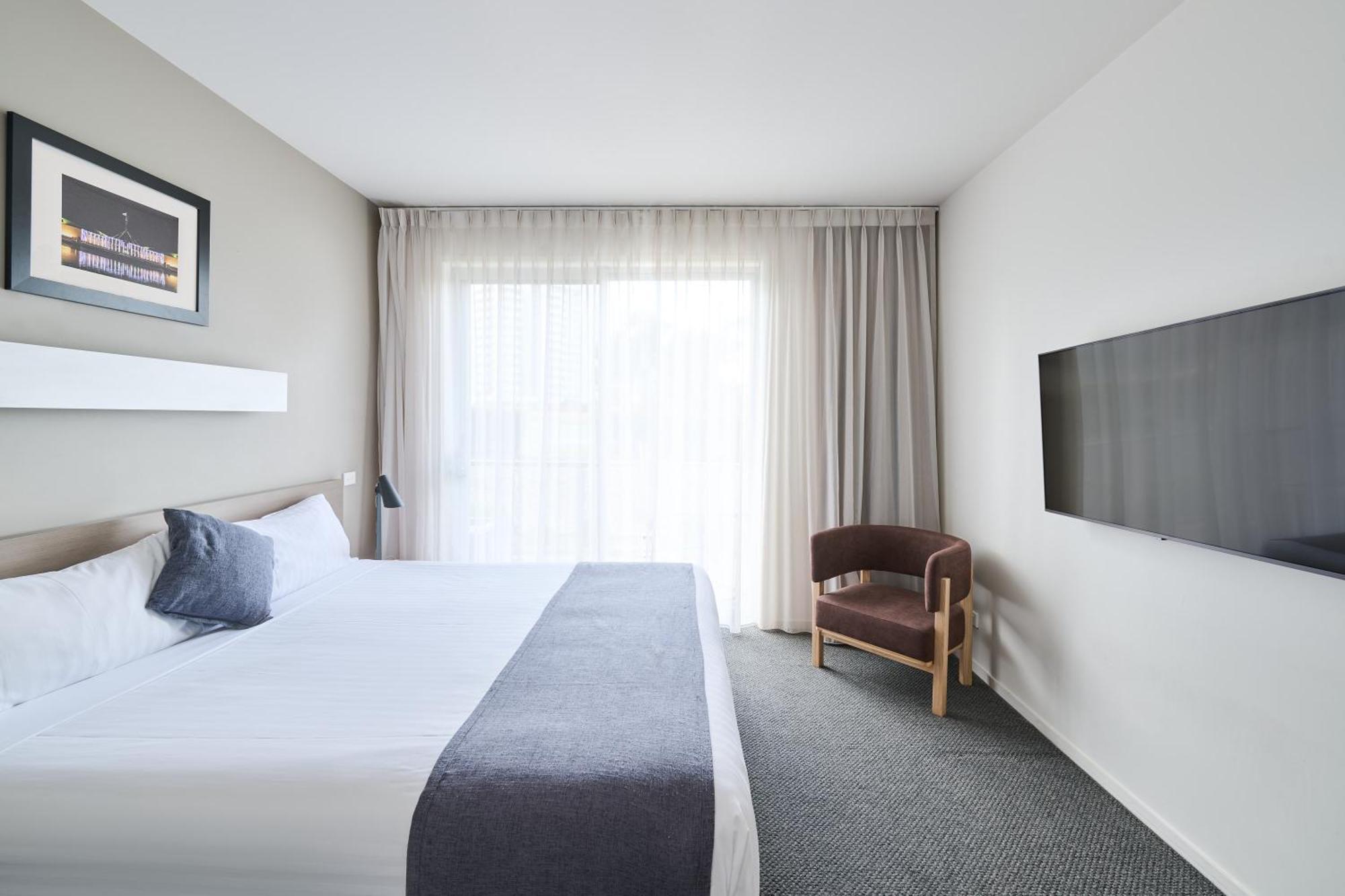 Abode Gungahlin Aparthotel Canberra Exterior foto