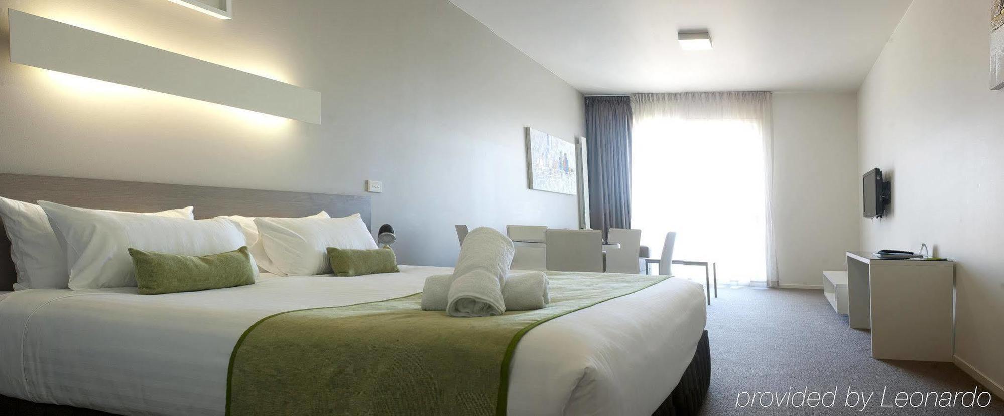 Abode Gungahlin Aparthotel Canberra Exterior foto